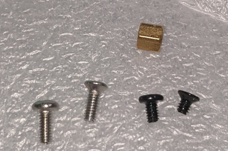 Screw types and spacer